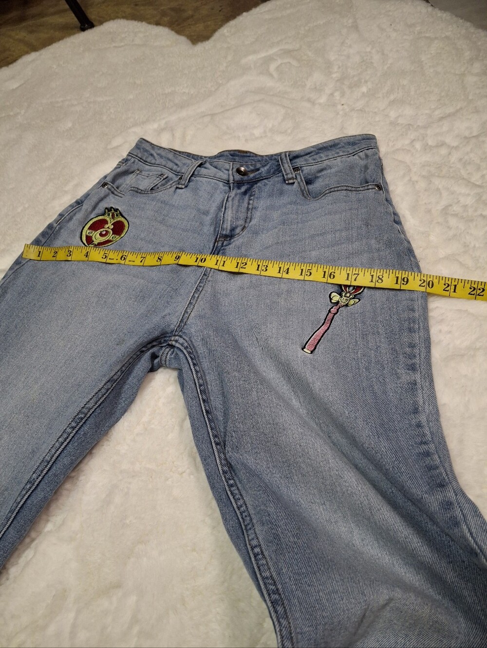 Hot Topic Sailor Moon Icons Embroidered Patchwork Mom Jeans Juniors Size 5 - Picture 13 of 16